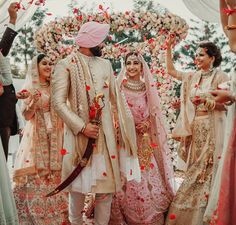 Bride Entry, Stunning Wedding Photos, Entry Ideas, Indian Wedding Inspiration, Wedding Mandap, Bridal Pictures, Wedding Indian, Big Fat Indian Wedding