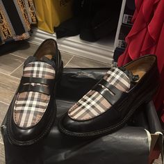 My Husband Wore These Once. See Photos For Condition. Excellent-New Like Condition. Size 43 Men’s Designer Leather Sole Loafers For Fall, Designer Fall Loafers With Leather Sole, Monk Strap Shoes For Office In Fall, Masculine Black Wingtip Loafers, Designer Loafers For Business In Fall, Burberry Black, Burberry Shoes, Penny Loafers, Black Tan