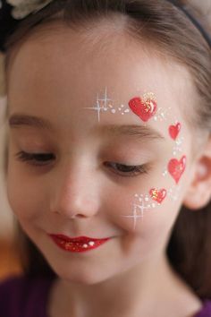 Easy Face Painting Designs, Christmas Face Painting, Cheek Art, Girl Face Painting, Face Painting Tutorials, Princess Face, Face Painting Easy