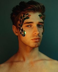 Greek God Costume, Face Art Makeup, Fest Outfits, Portrait Photography Men, Male Photography, Fantasy Makeup, Male Portrait, Poses For Men