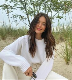 EMILY DIDONATO Emily Didonato Instagram, Dark Skin Light Hair, Minimalistic Outfits, Emily Didonato, City Outfits, Bad Hair, Marie Claire, Beautiful Woman, New Hair