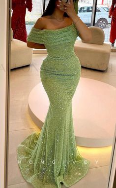 L2261 - Sexy Glitter Trumpet Off-Shoulder Empire Ruched With Train Par Princess And The Frog Prom Dress, Glittery Prom Dresses, Green Prom Dresses Black Women, Cristal Dress, Light Green Prom Dress, Sage Green Prom Dress, Prom Dress Green, Prom Dresses Green, Trumpet Prom Dress