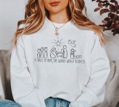 Minimalist Sweatshirt, Christmas Merry And Bright, Grateful Shirt, Xmas Tees, Christian Christmas, Family Christmas Shirts, Christmas Merry, Fall Sweatshirt, Christmas Tees