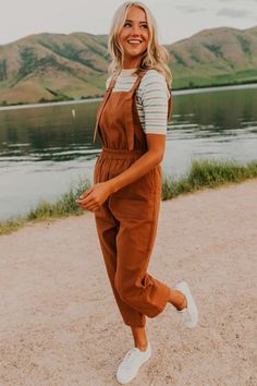 Modest Fall Outfits, Trendy Overalls, Fashion Tips For Girls, Trendy Summer Outfits, Overalls Women, Trendy Clothes For Women, Outfits Casual, Casual Summer Outfits, Womens Casual Outfits