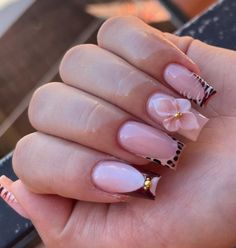 Square Thanksgiving Nails, Brown Nails Acrylic Design, French Tips Brown, Fall Square Acrylic Nails, Fall Naildesign, Thanksgiving Nails Square, Brown And Pink Nails, Square Nails Designs, Nails 2025