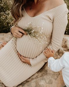 A solid hued fitted maternity maxi dress featuring long sleeves and a v-neckline. Summer Maternity, Maternity Maxi Dress, Fitted Maxi Dress, Summer Pregnancy, Maternity Maxi, Pregnancy Maxi Dress, Buffalo Ny, Pink Blush Maternity, Boho Summer