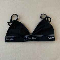 Never Worn Perfect Condition!! Calvin Klein Black Stretch Bra, Black Summer Bra For Loungewear, Black Loungewear Bra, Calvin Klein Outfits, Calvin Klein Bra, Belly Shirts, Trendy Dress Outfits, Trendy Dress, Calvin Klein Black