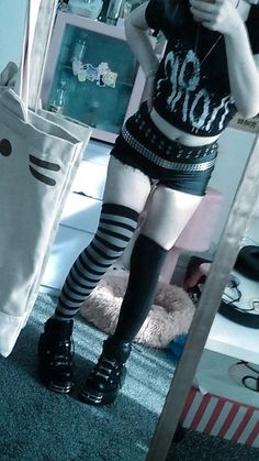 Emo Black Outfits, Alternative Outfits Masculine, 2010s Emo Fashion, Goth Scene Outfits, Korn Outfit Ideas, 2000 Emo Outfits, Emo Outfit Ideas 2000s, 2010 Emo Fashion, Real Emo Outfits