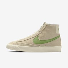 Styled for the ‘70s. Loved in the ‘80s. Classic in the ‘90s. Ready for the future. The Blazer Mid delivers a timeless design that’s easy to wear. The era-echoing suede breaks in beautifully and pairs with bold branding for a premium feel. Exposed foam on the tongue and a special midsole finish make it look like you’ve just pulled them from the history books. Go ahead—perfect your outfit. Blazer Mid 77 Vintage, Nike Sb Zoom, Nike Blazer Mid 77, Nike Blazer Mid, Nike Blazers Mid, Blazer Mid, Bone White, Hot Sneakers, Nike Green