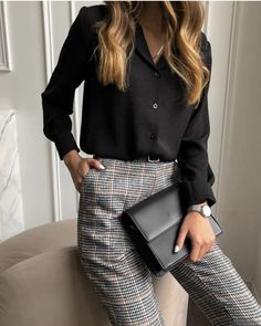 Mode Shoes, Professional Attire, Casual Work Outfits, Plaid Pants, Work Outfits Women, Professional Outfits, Business Casual Outfits, Inspiration Mode, Work Attire