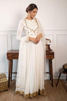 Shop for Parul Gandhi Label White Raw Silk Embroidered Anarkali With Dupatta for Women Online at Aza Fashions Off White Anarkali, Sangeet Function, Raw Silk Embroidery, Dabka Work, Anarkali With Dupatta, White Anarkali, Add Sleeves, Gold Blouse, Embroidered Bodice