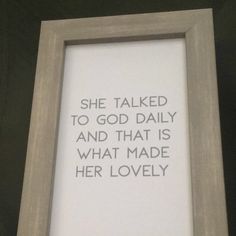 there is a picture frame with a quote on it