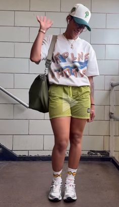 Masc Outfits For Women, Androgynous Fashion Women, Mood 2024, Streetwear Inspo, Outfit Inspired, Queer Fashion, Stylish Summer Outfits, Chill Fits, Tomboy Style Outfits