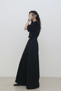 Formal Black Outfits For Women Classy, Minimalist Black Outfit, Abandoned Industrial, Black Outfits, Ying Yang, Pastry Chef