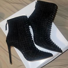 Brand New Steve Madden Spiked Booties Size 7 Punk Closed Toe Heels For Fall, Punk Style Closed Toe Heels For Fall, Black Pointed Toe Punk Heels, Black Punk Pointed Toe Heels, Black Punk Heels With Pointed Toe, Punk Pointed Toe Studded Heels, Punk Pointed Toe Heels With Studs, Punk Pointed Toe Heels For Fall, Punk Heels With Studs And Pointed Toe