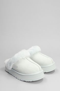 White Ugg Slippers, White Uggs, Uggs Slippers, Cute Uggs, Fluffy Shoes, White Slippers, Dr Shoes, Preppy Shoes, Pretty Shoes Sneakers