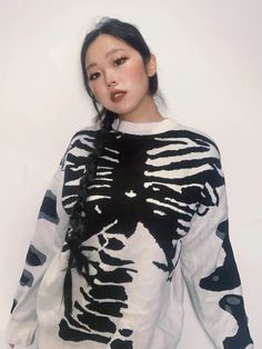 𝔇𝔢𝔱𝔞𝔦𝔩𝔰: Style: Darkwear, Goth, Streetwear Materials: Acrylic Quantity: 1 pc (As shown) This sleek, dark-style unisex sweater features a skeleton pattern and is a great wardrobe staple. It's dark and snugs to lift the shape while remaining comfortable. Warm and comfy for fall & winter Enjoy free shipping with a purchase of over 80$ SIZE CHEST LENGTH SLEEVEM 49 in 27 in 20 inL 50 in 28 in 20 inXL 52 in 29 in 20 inItem measured by hands may have 1-2 in differences.SIZE CHEST LENGTH SLEEVEM Skeleton Sweater, Dark Skeleton, Skeleton Pattern, Goth Streetwear, Dark Style, A Skeleton, Unisex Sweater, Dark Fashion, White Sweaters