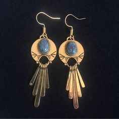 Gold And Blue Boho Vintage Style Dangle Fashion Earrings - Nwot - Metal: Alloy - Blue Stone: Synthetic - Always Open To Offers :) Boho Vintage Style, Vintage Boho Fashion, Gold And Blue, Boho Vintage, Earrings Color, Jewelry Gold, Blue Stone, Vintage Boho, Blue Gold