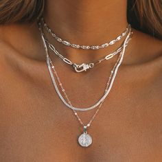 Silver Jewlery, Necklace Stack, Layered Necklaces Silver, Stacked Necklaces, Silver Jewelry Necklace, Jewelry Accessories Ideas, Silver Choker, Classy Jewelry, Jewelry Essentials