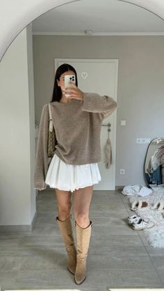 White Skirt Outfits, Mode Zara, Cozy Fall Outfits, Rock Outfit, Autumn Outfit, 가을 패션, Looks Style, Mode Inspiration