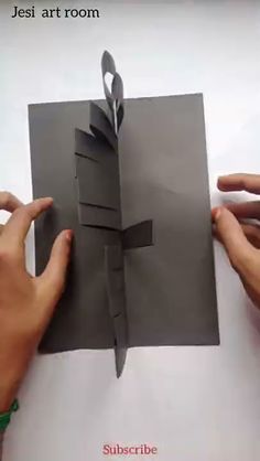 Diy Easy Pop Up Card, Cool Cards Diy Pop Up, Pull Down Paper Craft, Creative Homemade Cards, Paper Pop Up Cards, Interactive Paper Art, Popup Christmas Cards Diy, How To Make A Popup Card, Diy 3d Card