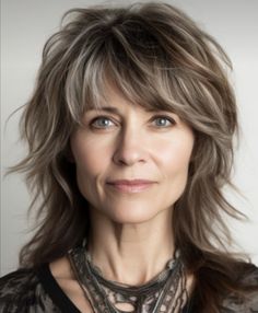 Sag Haircut, Cami Cut Hair, Layered Medium Hair With Bangs, Gray Shag Hairstyles, Weird Hair, Corte Shag, Long Shag Haircut, Haircuts For Medium Length Hair, Timeless Looks