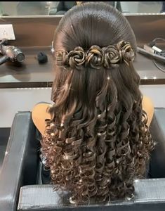 Ideas For Parties, Hairstyles Design, Hoco Hair Ideas Curls, Hairstyles Prom, Hairstyles Indian, Long Hair Tips, Hairstyles Bridesmaid, Quince Hairstyles, Hair Masks