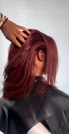 Dark Red Hair Dye Black Women, Dark Red Hair Color Black Women, Dark Red Hair Black Women, Hair Dye Burgundy, Dark Red Hair On Brown Skin, Red Hair On Brown Skin, Red Hair On Dark Skin, Dark Red Hair Dye, Long Hair Natural