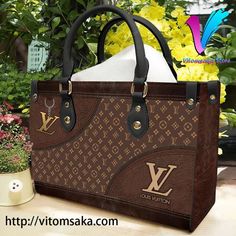 Celebrate the beauty of elegance and style with our luxury collection of women handbags. Our exclusive range of premium handbags are crafted to perfection, making them an ideal choice for any Lv Handbag, Hand Purse, Leather Handbags Women, Louis Vuitton Brown, Handbag Leather, Lv Handbags, Small Handbag, Brown Women, Bag Luxury