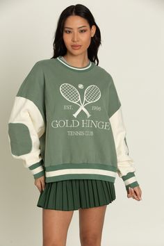 GH Tennis Club Patch Sweatshirt Trendy Athletic Outfits, Patch Sweatshirt, Tennis Club, Tennis Skirts, Tennis Fashion, Club Sweatshirts, Tennis Clubs, Tennis Clothes, Athletic Outfits