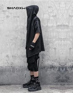 Black sleeveless jacket Black Sleeveless Jacket, Techwear Ninja, Techwear Cyberpunk, Techwear Jacket, Techwear Outfits, Technical Clothing, Futuristic Style, Personal Belongings, Urban Looks