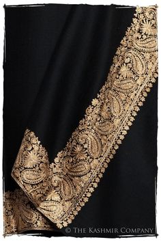 Velvet Shawls Embroidery, Kashida Embroidery, Velvet Shawls, Indian Embroidery Designs, Kashmir Shawl, Kanjivaram Sarees Silk, Paisley Shawl, Sarees Silk