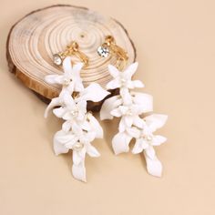 Product information : Material: ceramics Mosaic material: pearls Color: KC gold, silver Size Information: Packing list: A pair of earrings Flower Earrings Gold, Color Ceramic, Cardigan Sweater Vest, European Women, Ceramic Flower, Crop Top Shirts, Hair Accessories Jewelry, Ceramic Flowers, Pearl Color