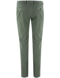 Elegance and sophistication come together in this perfectly fitting trouser. Flush pockets and turn-ups add a touch of class. Perfect for the man who seeks the ultimate in quality and taste. Composition: 98% CO, 2% EA Elegant Trousers, Trousers Casual, Vacation Wardrobe, Zegna Shoes, Cotton Trousers, Prada Leather, Engineered Garments, Card Holder Leather, The List