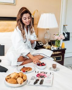 Rich Girl Lifestyle Expensive Taste, Chillin Killin, Parisian Breakfast, Remember Tattoo, Bedroom Photography, Breakfast Photography, Bed Photos, Love Paris, Rich Girl Lifestyle