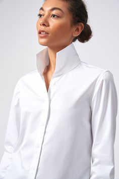 Kal Rieman Box Pleat Ginna Tailored Shirt in White Satin Stripe on Model Front Detail View Collar Construction, Women's Wardrobe Essentials, Sleeve Placket, Classic Blouses, Pocket Cardigan, Tailored Suits, Tailored Shirts, Box Pleats, Print Tunic