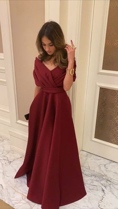 Red Dresses Ideas, Gowns For Farewell Party, Farewell Gowns, How To Style A Red Dress, A-line Dresses, Outfits For Prom, Wedding Outfits Ideas, Red Dress Ideas, Prom Dresses Gown