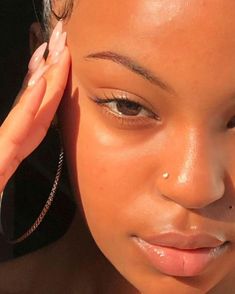 🎱🦋💕 Pin: SheSoBoujiee 🎱🦋💕 Skin Goals, Glowy Skin, Flawless Skin, Nose Piercing, Black Beauty, Clear Skin, Glowing Skin, Close Up