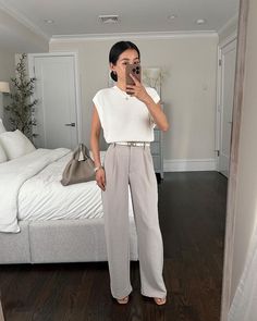 16 Amazing Business Casual Outfits You Need To Copy. - THE FASHIONABLE ONE Summer Business Outfits, Summer Work Outfit, Look Working Girl, Outfit For Petite Women, Buisness Casual, Summer Office Outfits, Work Outfit Ideas