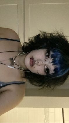 goth Cute Alt Makeup Ideas, Alt Y2k Makeup, Alt Nose Contour, Goth Alt Makeup, Cool Alt Makeup, Creative Alt Makeup, Alternative Makeup Goth, How To Do Goth Makeup, Natural Alt Makeup