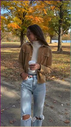 2023 Fashion For Women In Their 40s, Size 6 Outfits Women Fall, Campfire Outfit Fall Casual, Fall Outfit Must Haves, Simple Jeans Outfit Winter, Womens Aesthetic Outfits, Fall Orchard Outfit, Canada Outfit Ideas Summer, Cool Girl Autumn Outfits