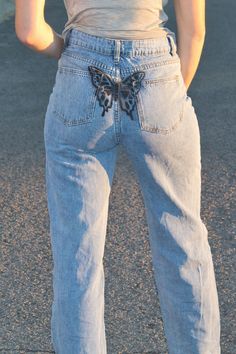 Stylish and comfortable jeans with a butterfly print on the back and flower print by the ankle. Very cute for all types of outfits and styles. The print will not wash out although we do suggest washing with cold water. These jeans are a part of our small business Slacks, we create unique and stylish pants for others to enjoy! A lot of our pants feature either varying patches or painted designs like this one. We enjoy creating awesome products while also keeping prices reasonable. Feel free to ch Pattern Pants, Painted Designs, Comfortable Jeans, Stylish Pants, Of Outfits, Womens Jeans, Butterfly Pattern, Pants Pattern, Nashville Tn