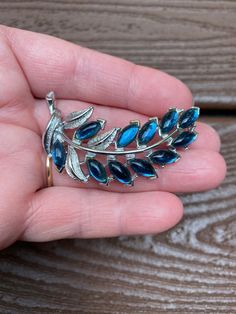 Beautiful pin! Please see my other listings for more vintage pins- I am happy to combine the shipping. Thanks so much! Mid-century Blue Brooches For Gifts, Vintage Blue Brooches For Anniversary, Vintage Blue Brooch Pin, Vintage Pins, Sign Art, Brooch Pin, Vintage Art, Pins, Vintage Jewelry