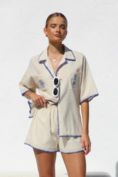 Beach Linen Outfit, Short Kimono Outfit, Sleepwear Fashion, Sister Outfits, Crochet Fashion Patterns, Night Suit, Short Kimono, Causual Outfits, Fabric Swatch