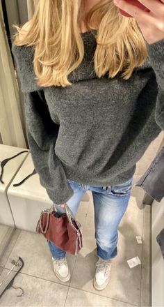 Blowout Bun, Hair Blowout, Zara Style, Daily Outfit Inspiration