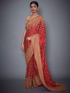 RI-Ritu-Kumar-Red-Embroidered-Paisley-Saree-Complete-View Ritu Kumar Saree, Stylist Saree, Pakistani Saree, Saree Kanchipuram, Designer Sarees Wedding, Banarsi Saree, Diana Penty, Indian Designer Sarees, Ritu Kumar