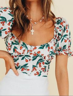 $29.90 - Cute summer floral crop top sleeveless for elegant ladies, pretty teens and chic women. Tight fitted. Perfect for casual every day wear. Women Shirt Top, Crop Top Outfits, Cherry Print, Floral Crop Tops, Print Crop Tops, Floral Print Blouses, Petite Outfits, Ladies Dress Design, Womens Fashion Trends