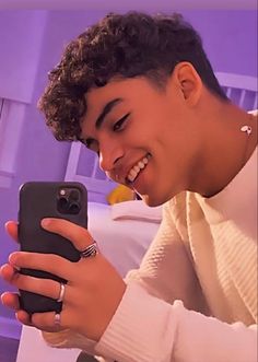 Perm Hair Men, Very Short Hair Men, Fade Haircut Curly Hair, Curly Hair Fade, How To Curl Short Hair, Boys With Curly Hair, Jersey Boys, Black Curly Hair