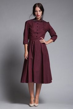 shirtwaist dress midi burgundy red basket weave pleated midi skirt, 3/4 sleeves vintage 40s 50s SMALL S faceted buttons, side metal zipper feels like cotton, unlined condition : excellent  ----- Measurements (taken flat)  Shoulders : 14.5 Bust (flat x 2) : 36 Waist (flat x 2) : 25.5 Hips (flat x 2) Formal Vintage Dress With Buttons For Fall, Retro Midi Vintage Dress For Fall, Vintage Buttoned Midi Dress For Fall, Vintage Midi Dress With Buttons For Fall, Formal Fall Midi Dress With 3/4 Length, Classic Vintage Midi Dress With Buttons, Vintage Midi Dress For Workwear In Fall, Vintage Midi Dress With Buttons For Formal Occasions, Retro Midi Dress For Workwear In Fall