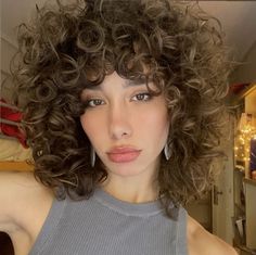 Rockstar Hair, The Butterfly Haircut, Itgirl Aesthetic, Funky Hair Colors, Curly Shag Haircut, Curly Cuts, Dyed Curly Hair, Butterfly Haircut, Natural Curly Hair Cuts